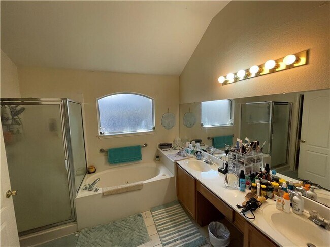 Building Photo - 10309 Broomflower Dr