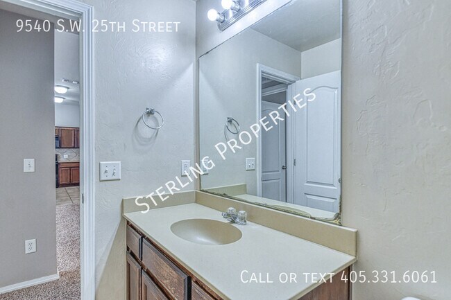 Building Photo - 9540 SW 25th St