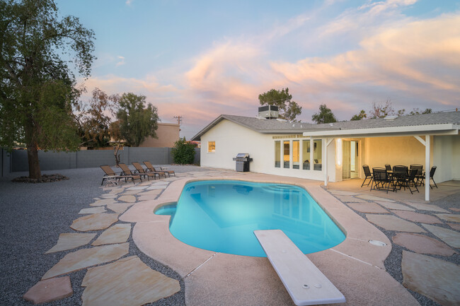 Building Photo - 5818 N Granite Reef Rd