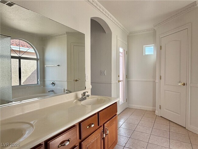 Building Photo - 8896 Tomnitz Ave