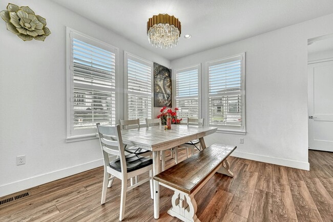 Building Photo - 1497 Stablecross Dr