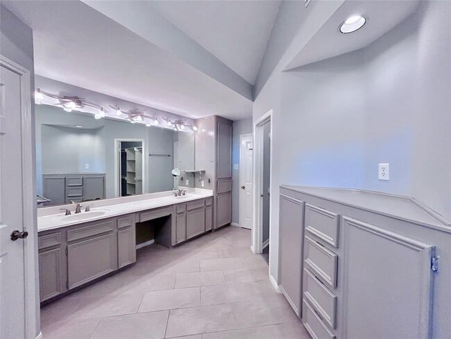 Building Photo - 8114 Brighton Pl Ct
