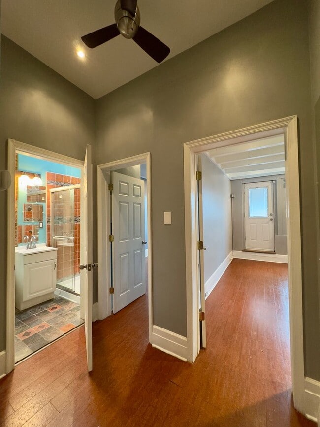 Building Photo - Charming 2 Bedroom/2 Bathroom Apartment in Bolton Hill, MD!