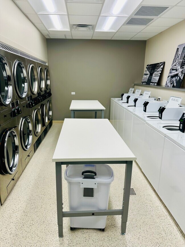 Building Photo - 88 W Schiller St