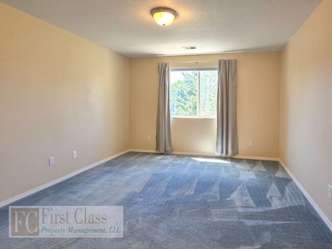 Building Photo - 503 SW 207th Ave