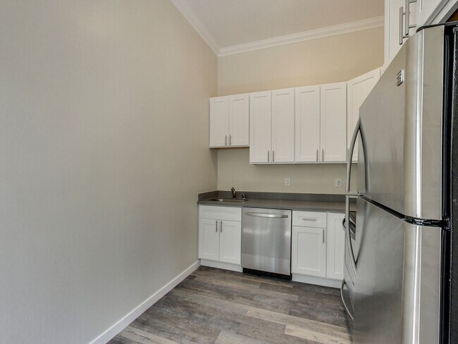 Building Photo - 2228 Union St