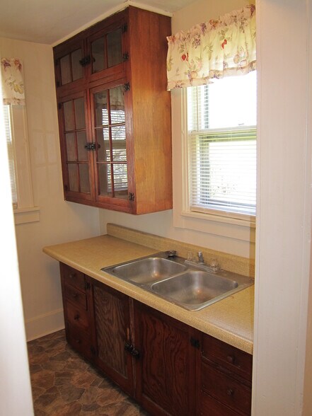 Building Photo - 501 Pewabic St