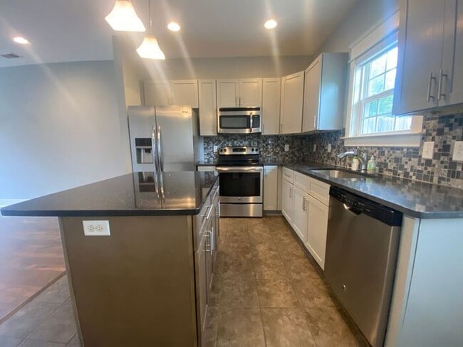 Building Photo - East Nashville Townhome For Rent!