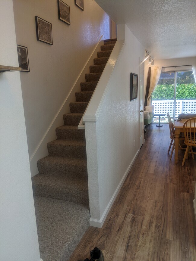 Building Photo - 2166 Sunleaf Ln