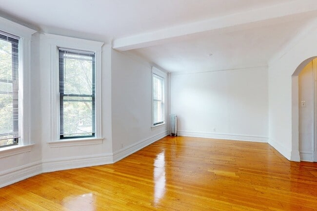 Floorplan - 5401-5403 S. Woodlawn Avenue