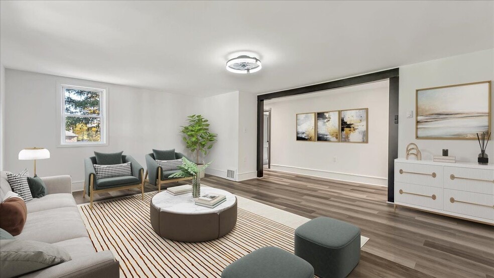 Building Photo - 960 Main St