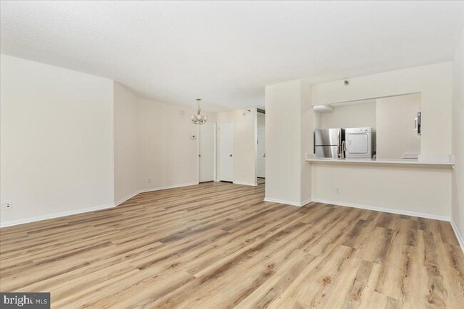 Building Photo - 900 N Stafford St