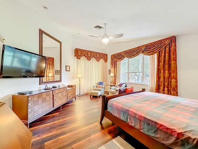 Building Photo - 11853 Fountainside Cir