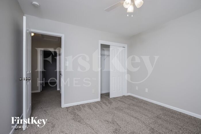 Building Photo - 4242 Glenmore Creek Dr