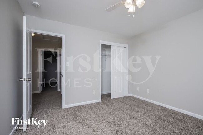 Building Photo - 4242 Glenmore Creek Dr