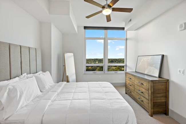 Building Photo - 1585 Anderson Rd