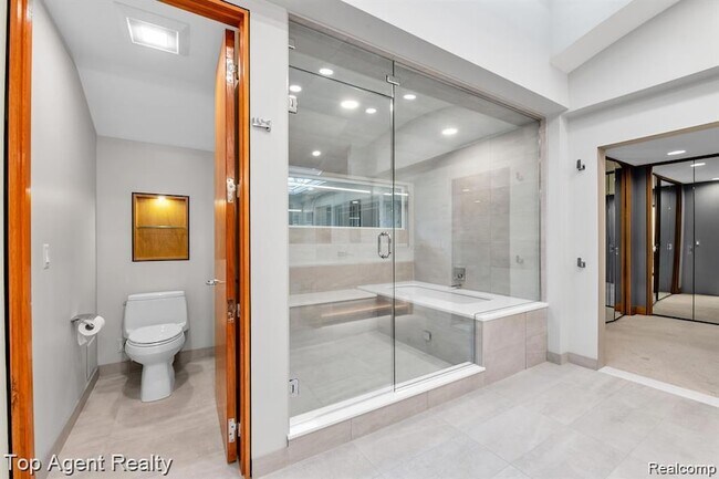 Building Photo - 5760 Snowshoe Cir