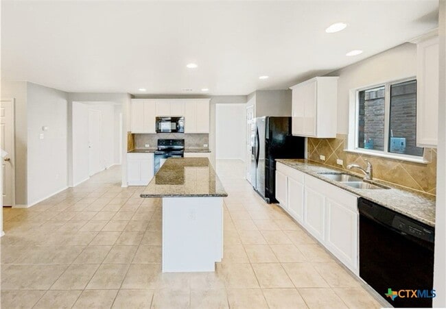 Building Photo - 1321 Daffodil Dr