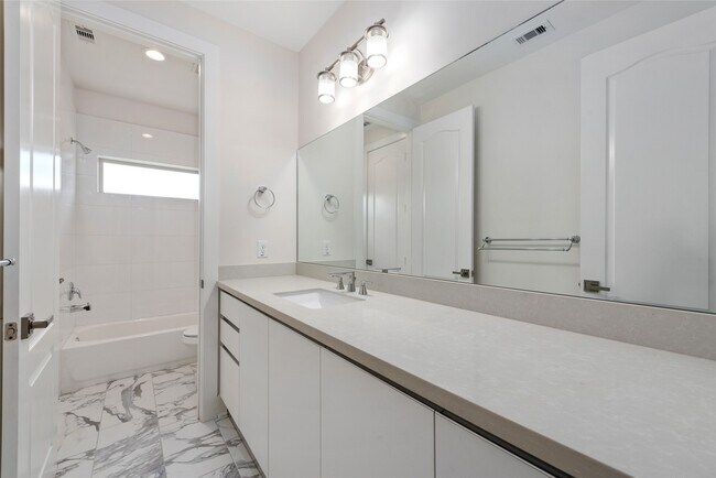 Building Photo - 9406 Glenfield Ct