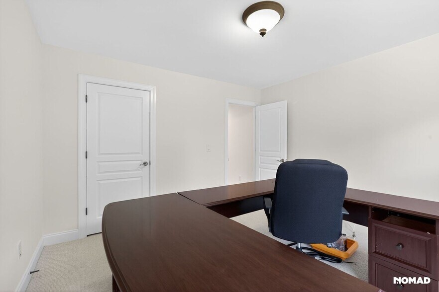 Building Photo - 5485 Sandstone Ct