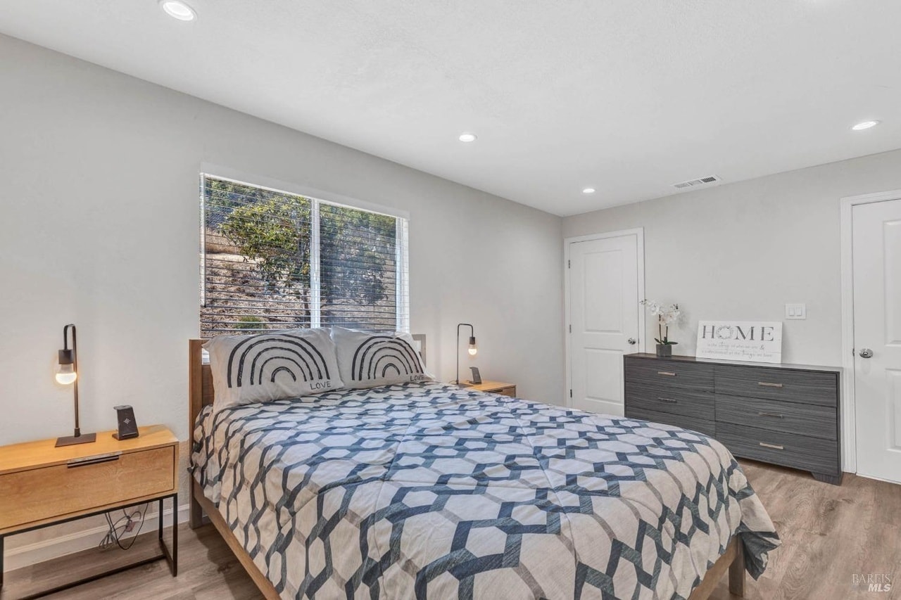 Building Photo - 683 Appian Way