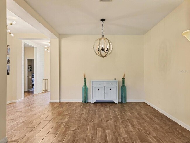 Building Photo - 1041 Buttercup Glen