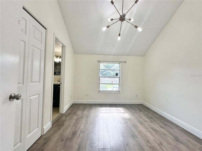 Building Photo - 122 S Bulova Dr