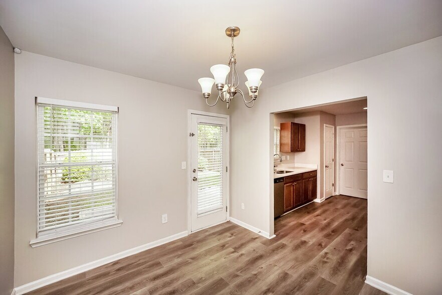 Building Photo - 127 Fairmont Cir