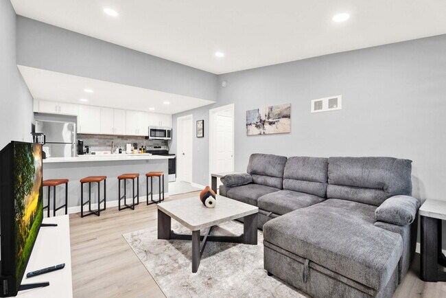 Building Photo - Roanoke Villas Apartments