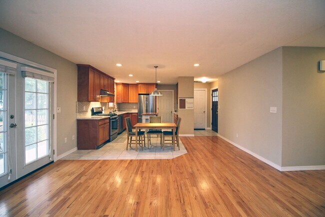 Building Photo - 18690 Don Lee Way