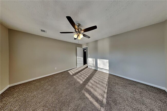 Building Photo - 4440 Coventry Ct