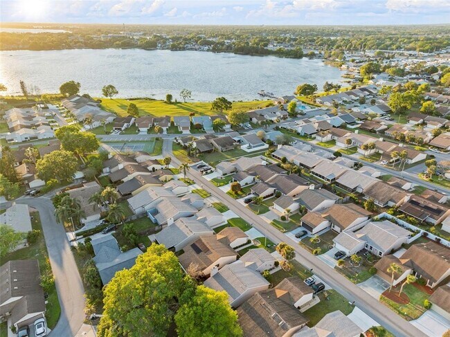 Building Photo - 4004 Cypress Landing S