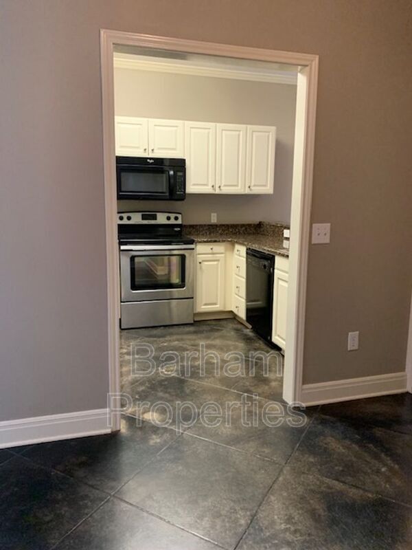 Building Photo - 2111 Raguet St