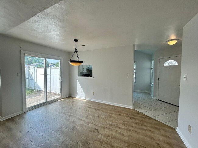 Building Photo - Welcome to Your New Home in Virginia Beach, VA!