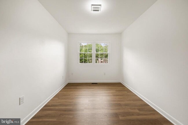 Building Photo - 14874 Emberdale Dr