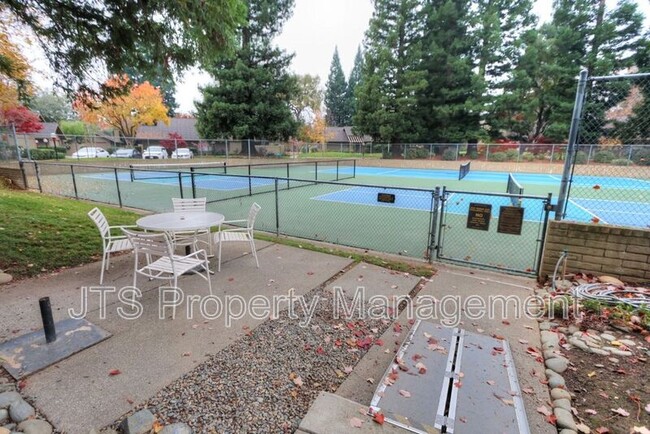 Building Photo - 2010 Promontory Point Ln