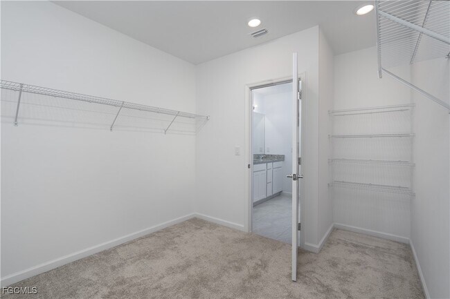 Building Photo - 42428 Cascade Dr