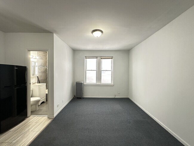 Building Photo - 5710 N Winthrop Ave