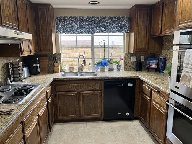 Kitchen - 12161 Nugent Dr