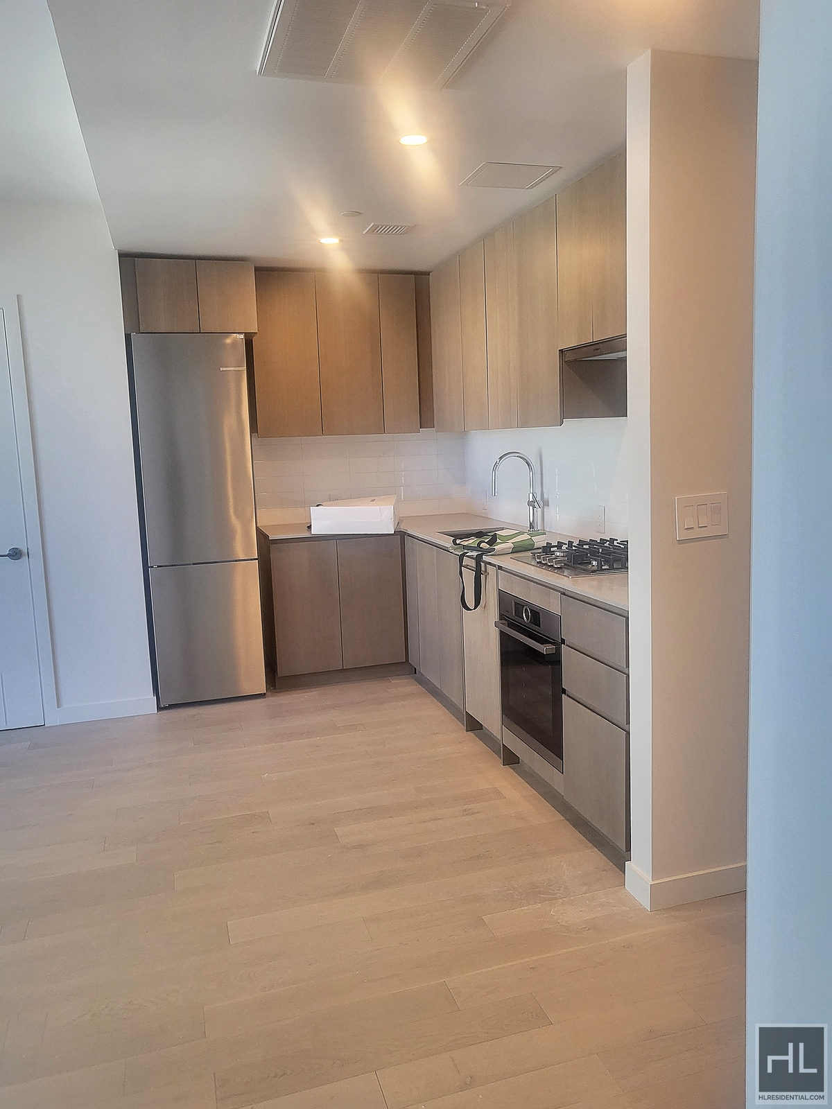 Building Photo - A 40 Road