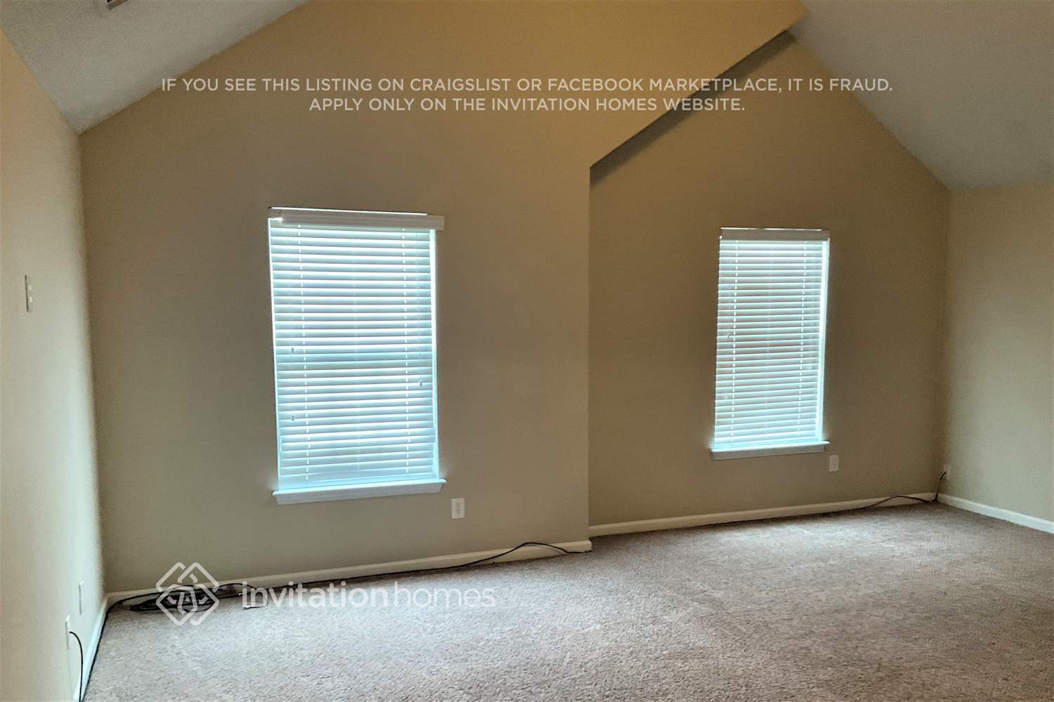 Building Photo - 3502 Rosebud Park Dr