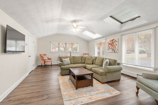 Building Photo - 14 Corrine Dr