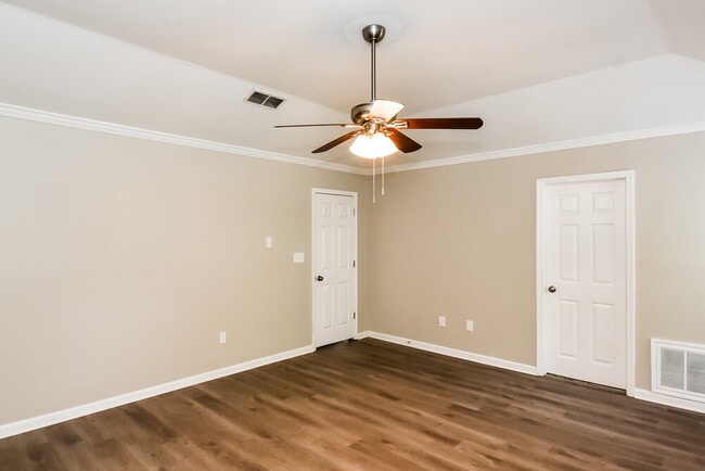 Building Photo - 4970 Promenade Dr SW