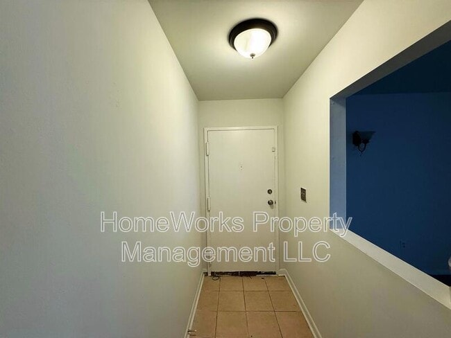 Building Photo - 9633 White Acre Rd