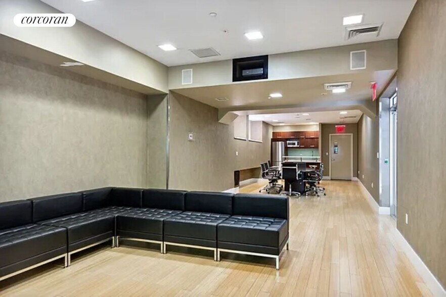 Building Photo - 301 W 115th St
