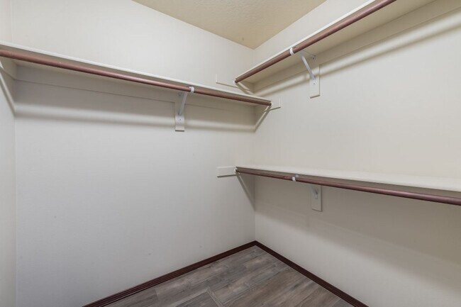 Building Photo - 3 bed 2 bath rancher