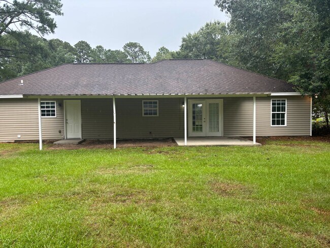 Building Photo - 303A Moore Ave
