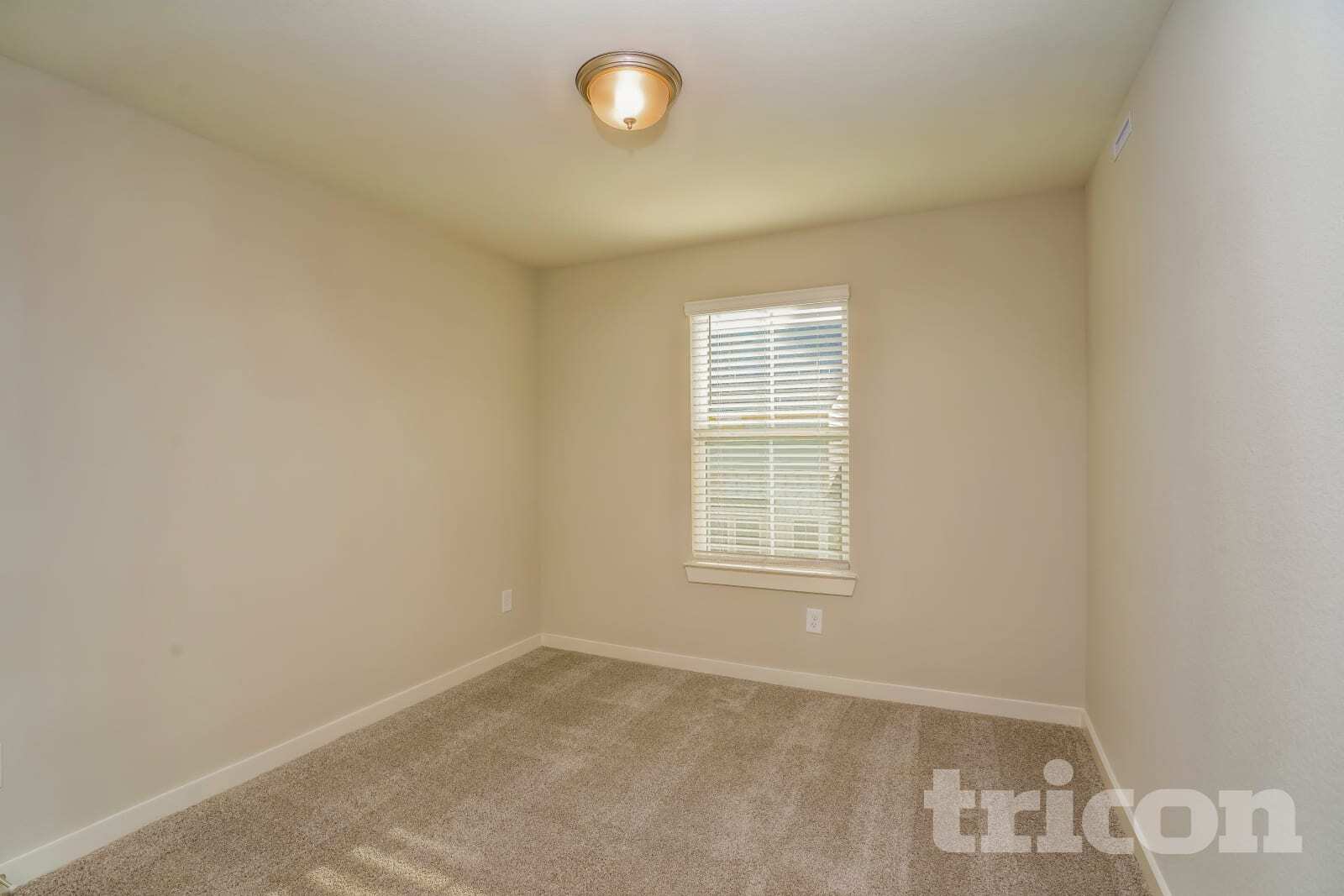 Building Photo - 9835 Willow Creek Commerce Dr