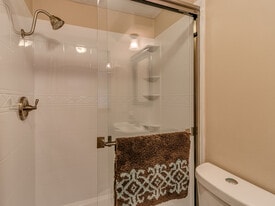 Building Photo - 1548 Bradley Pl