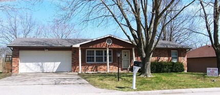 Building Photo - Large 4 Bedroom/3 Bath House with Basement!